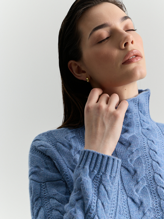 Кашемировый свитер с косами