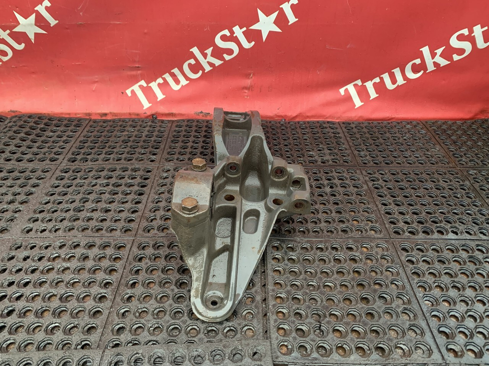 Кронштейн пневморессоры правый 2017г.