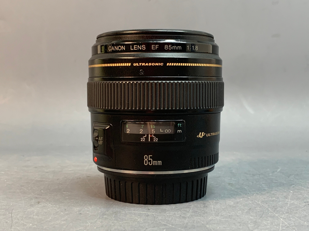 Canon EF 85mm 1.8 USM царапины на передней линзе
