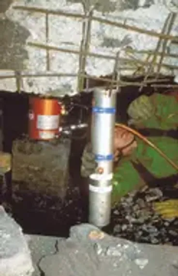 Домкрат Holmatro HHJ 30 H 15 двойного действия с полым плунжером и гидравлическим возвратом