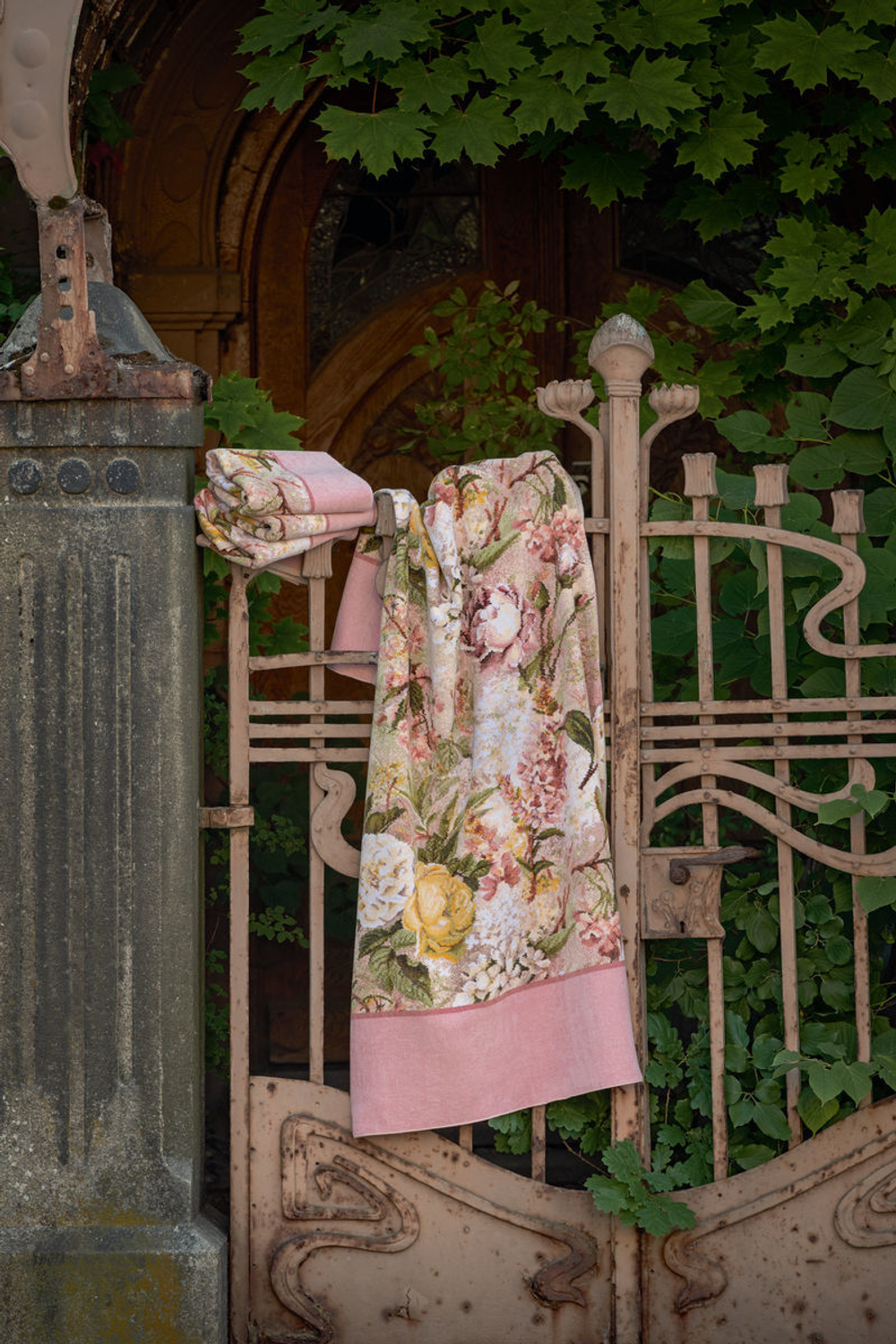 Полотенце 75х150 Feiler Secret garden 130-124 puder-altrosa