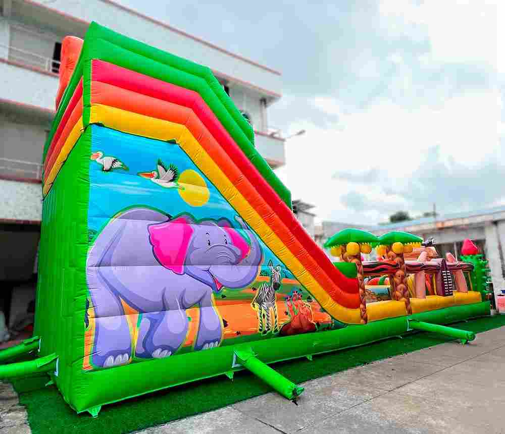 Коммерческий надувной батут "Сафари Ультра", 14*6*7,5 м.