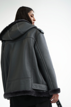 Дубленка серая с капюшоном