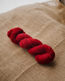 Носочный твид "Насыщенный красный" 100 г