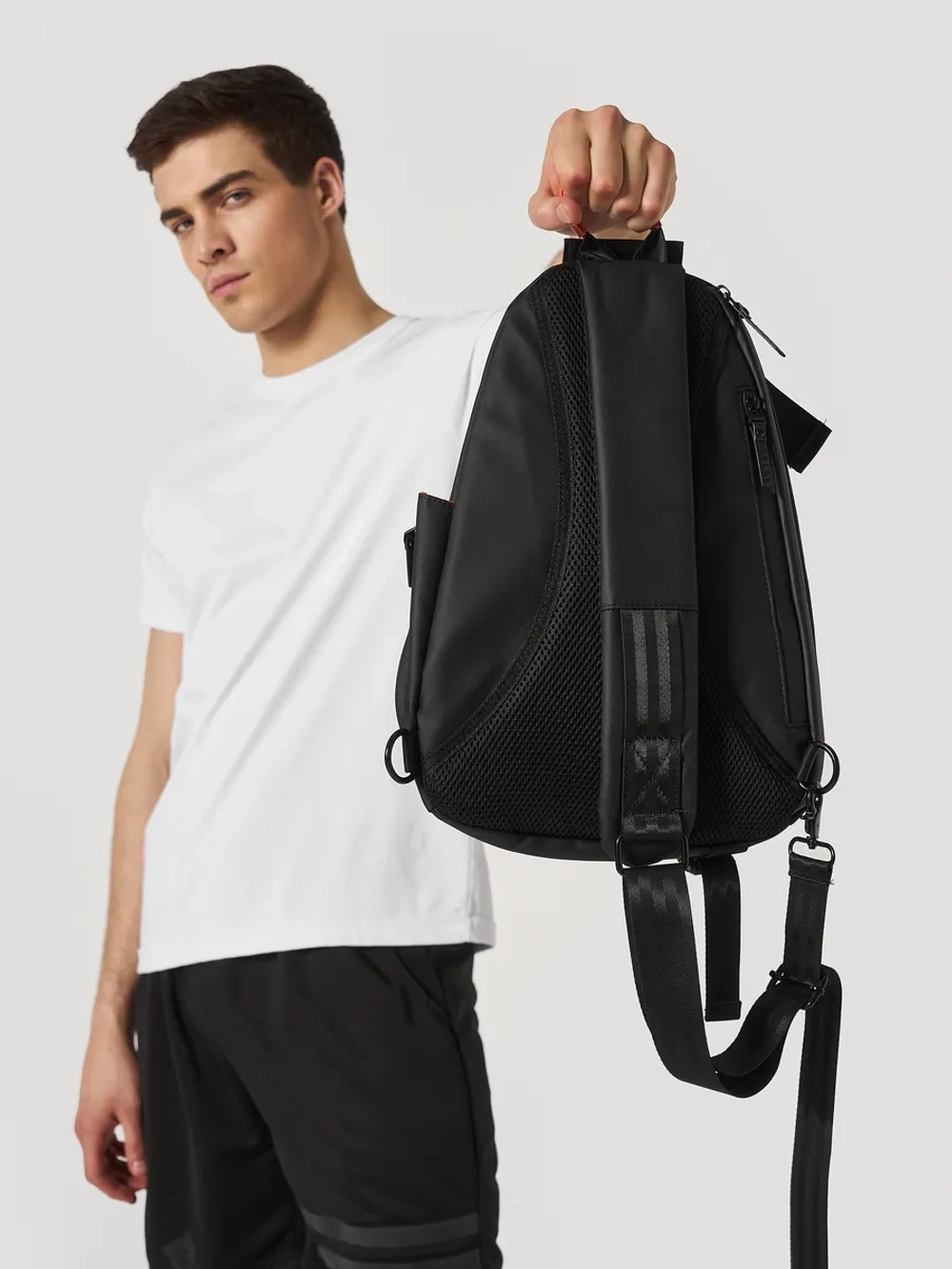 Рюкзак маленький городской с зарядкой с одной лямкой