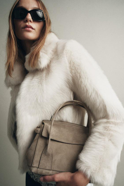 ZARA МИНИ-СУМКА В ГОРОДСКОМ СТИЛЕ ИЗ ЗАМШИ, СЕРЫЙ