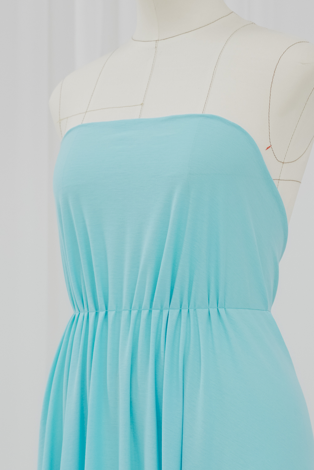 Тонкий хлопковый трикотаж голубого цвета (133 г/м2)