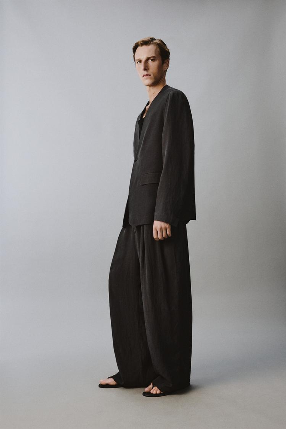 ZARA КОСТЮМНЫЕ БРЮКИ WIDE FIT СВОБОДНОГО КРОЯ, АНТРАЦИТОВО-СЕРЫЙ