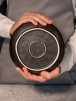 Набор из 6 тарелок 21 см мятый фарфор черная плоская