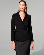 Приталенный жакет из итальянского крепа с вышивкой ручной работы