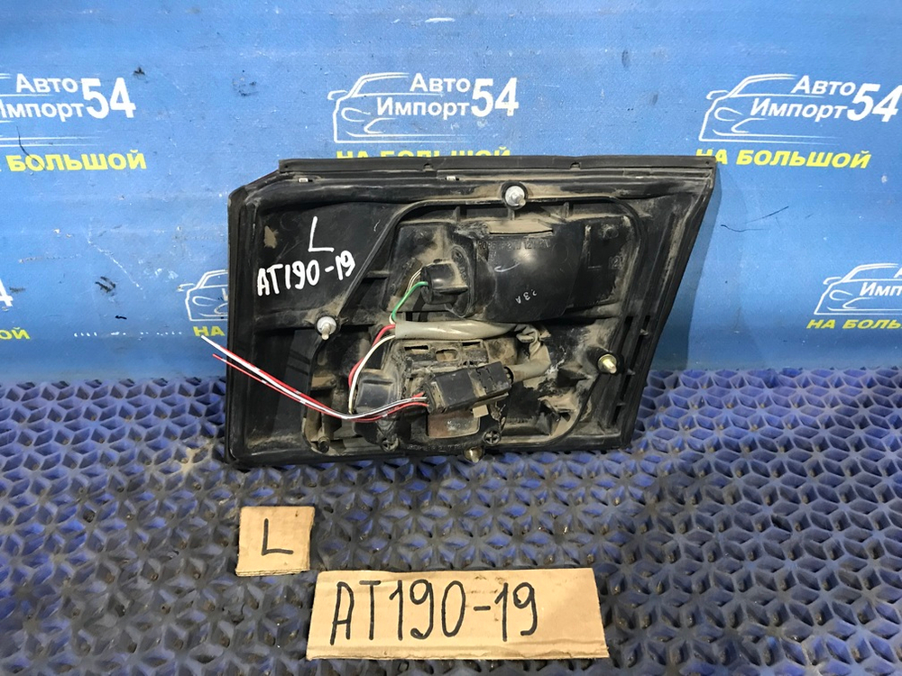 Вставка багажника левая TOYOTA CARINA E 1996