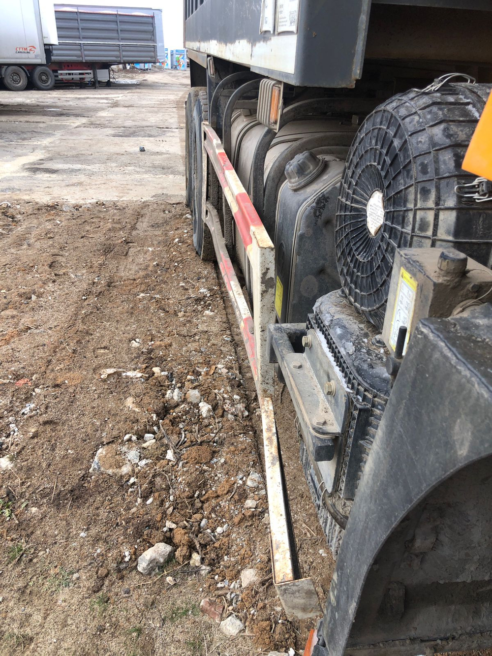 Shacman (Shaanxi) SX* 6x4 Самосвал SX3258DR384 (Дизельный, 9,7 л, 336 л.с., МТ)