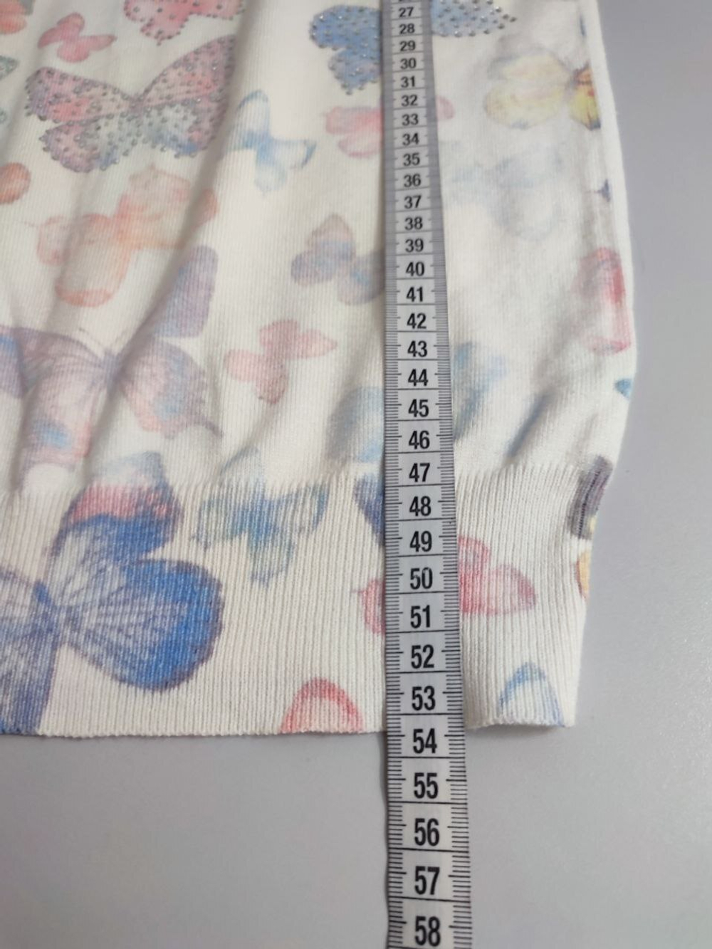 Джемпер с бабочками на 10-13 лет