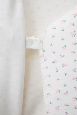 ZARA КОМПЛЕКТ ИЗ ФУТБОЛКИ И ЛЕГГИНСОВ С ЦВЕТОЧНЫМ ПРИНТОМ, БЕЛЫЙ