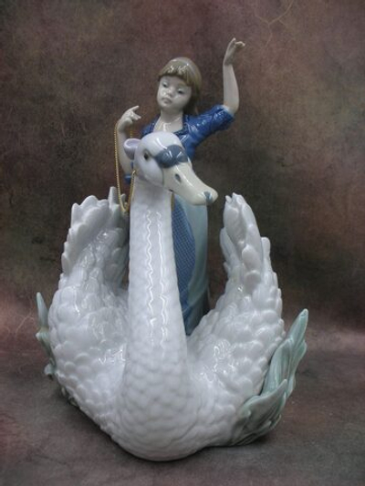 Статуэтка. Фарфор. Лебедь и принцесса. Lladro. Испания
