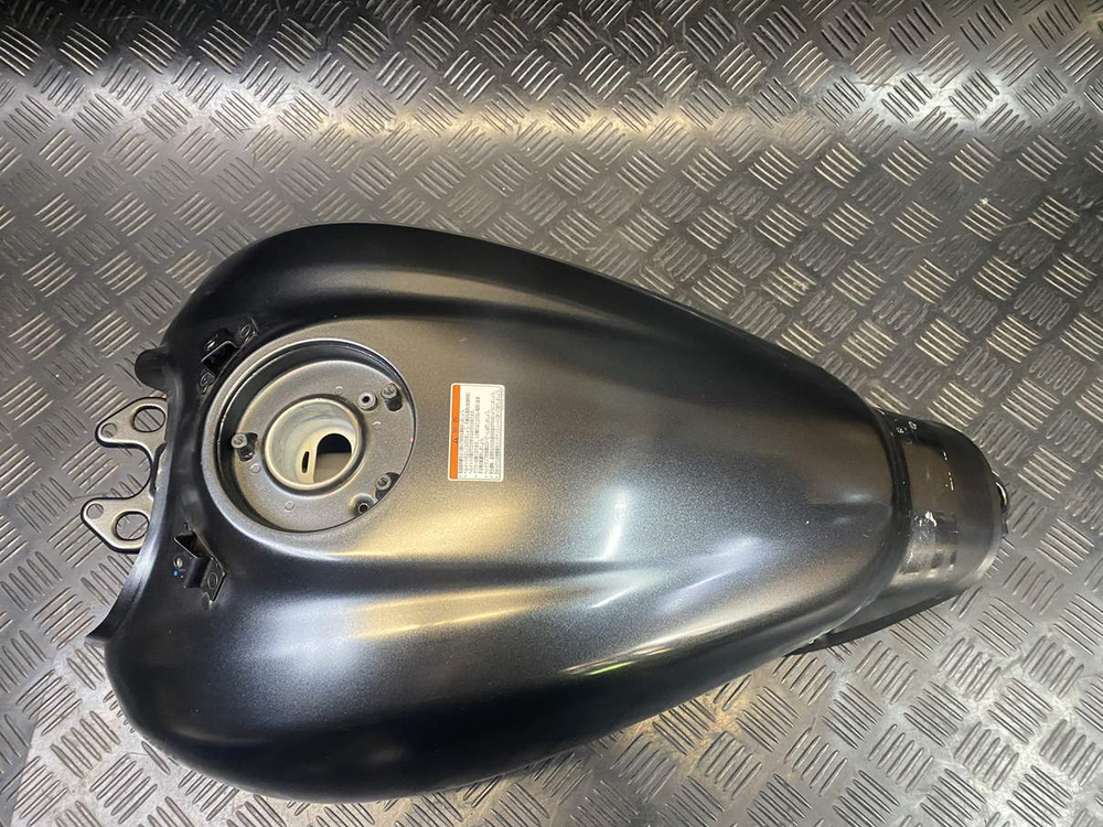 Бак топливный Kawasaki Vulcan 650S 053378