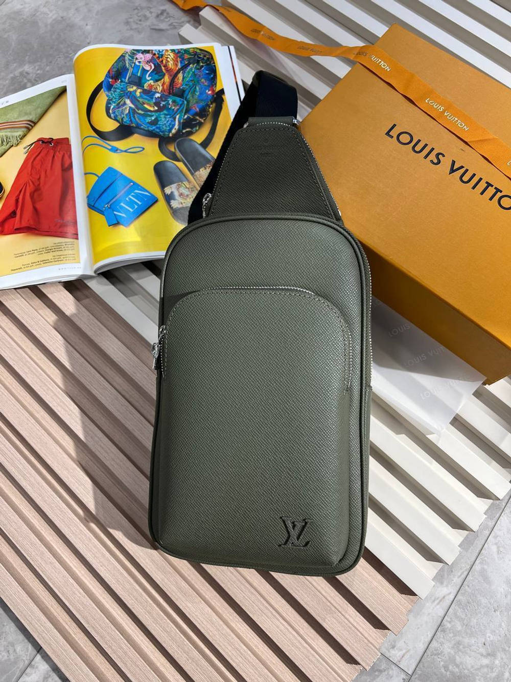 Сумка-мессенджер Louis Vuitton