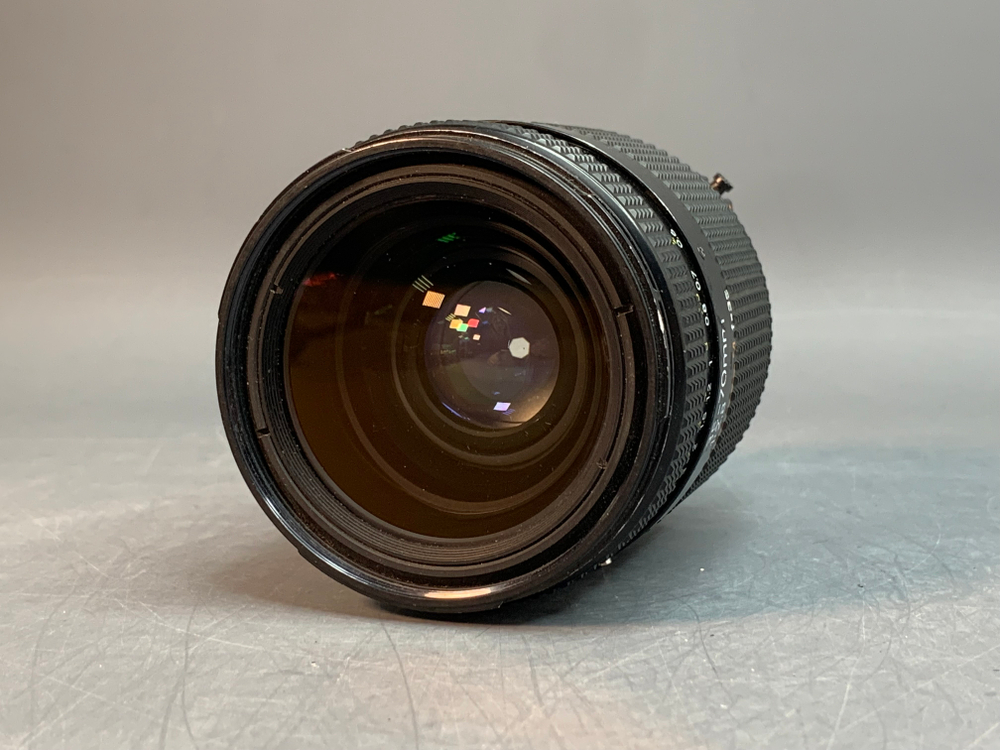 Nikon 35-70mm f/2.8 внутри налет