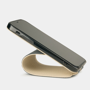 Чехол кожаный для iPhone 12 Mini молочного цвета