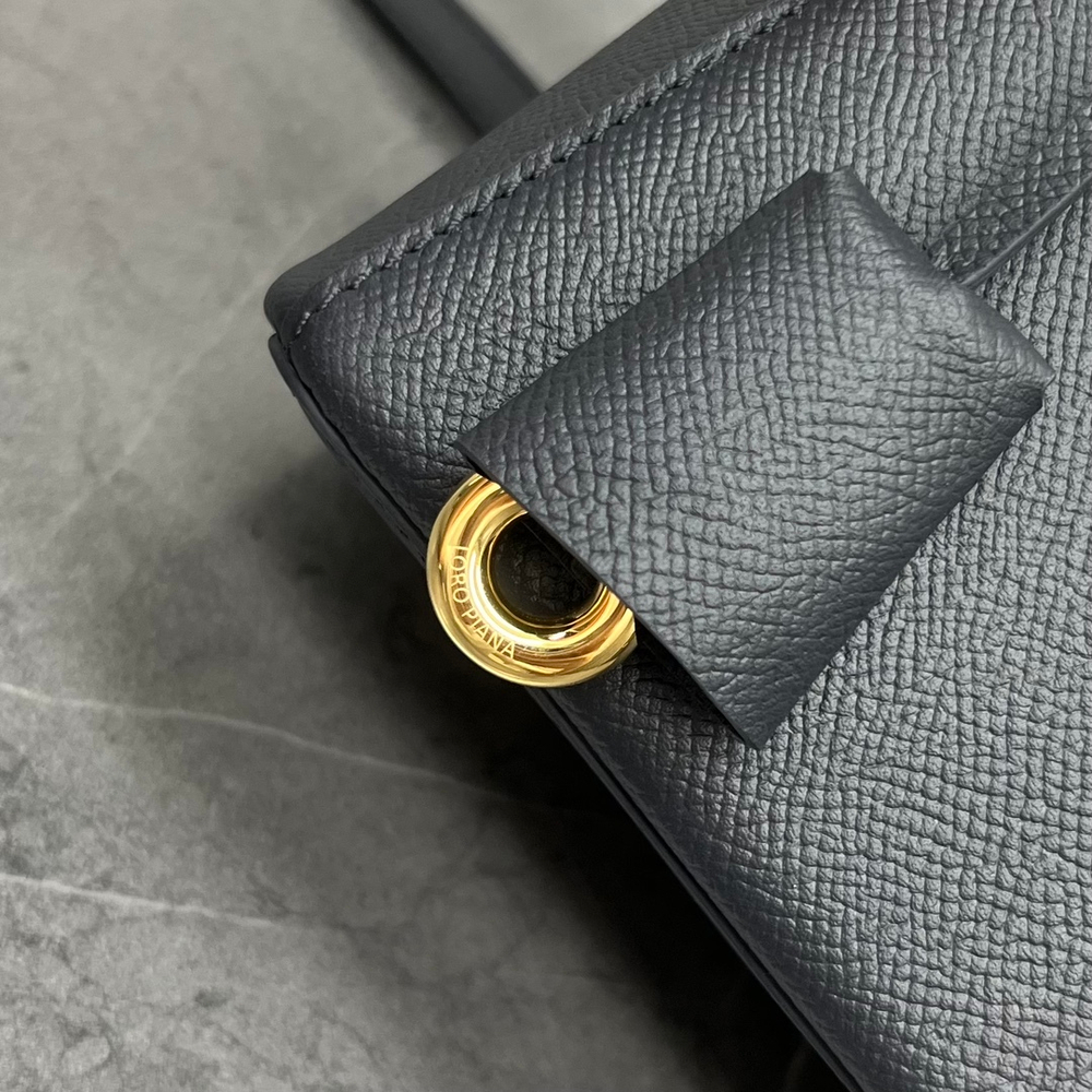 Loro Piana Extra Pocket L27