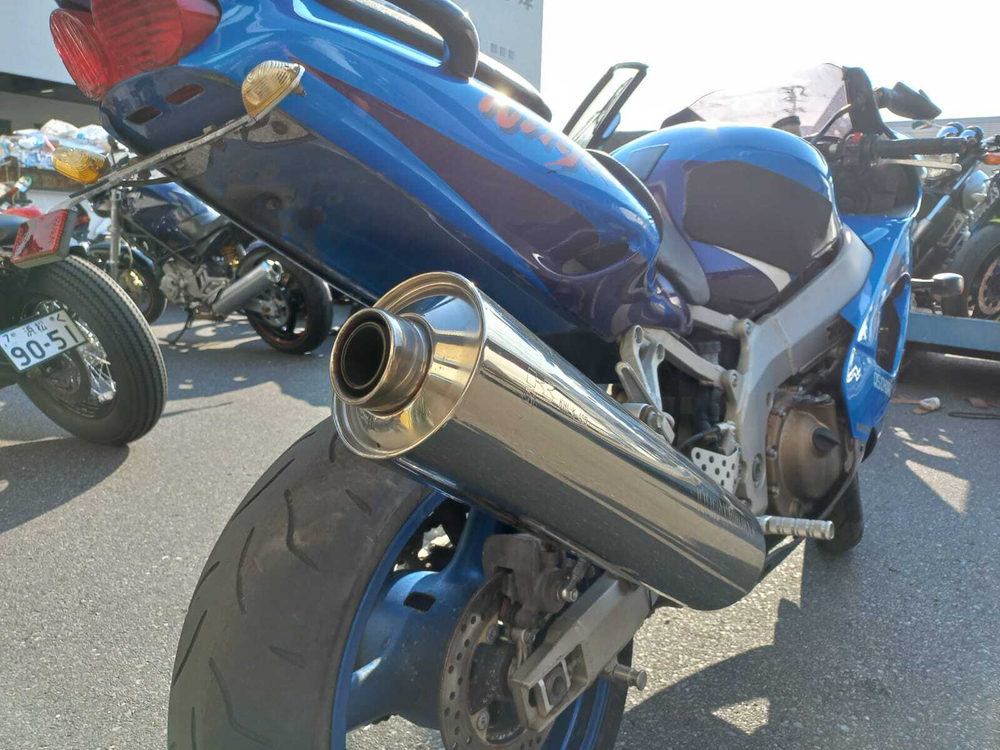 Kawasaki NINJA ZX-9R JKAZX900EEA015557