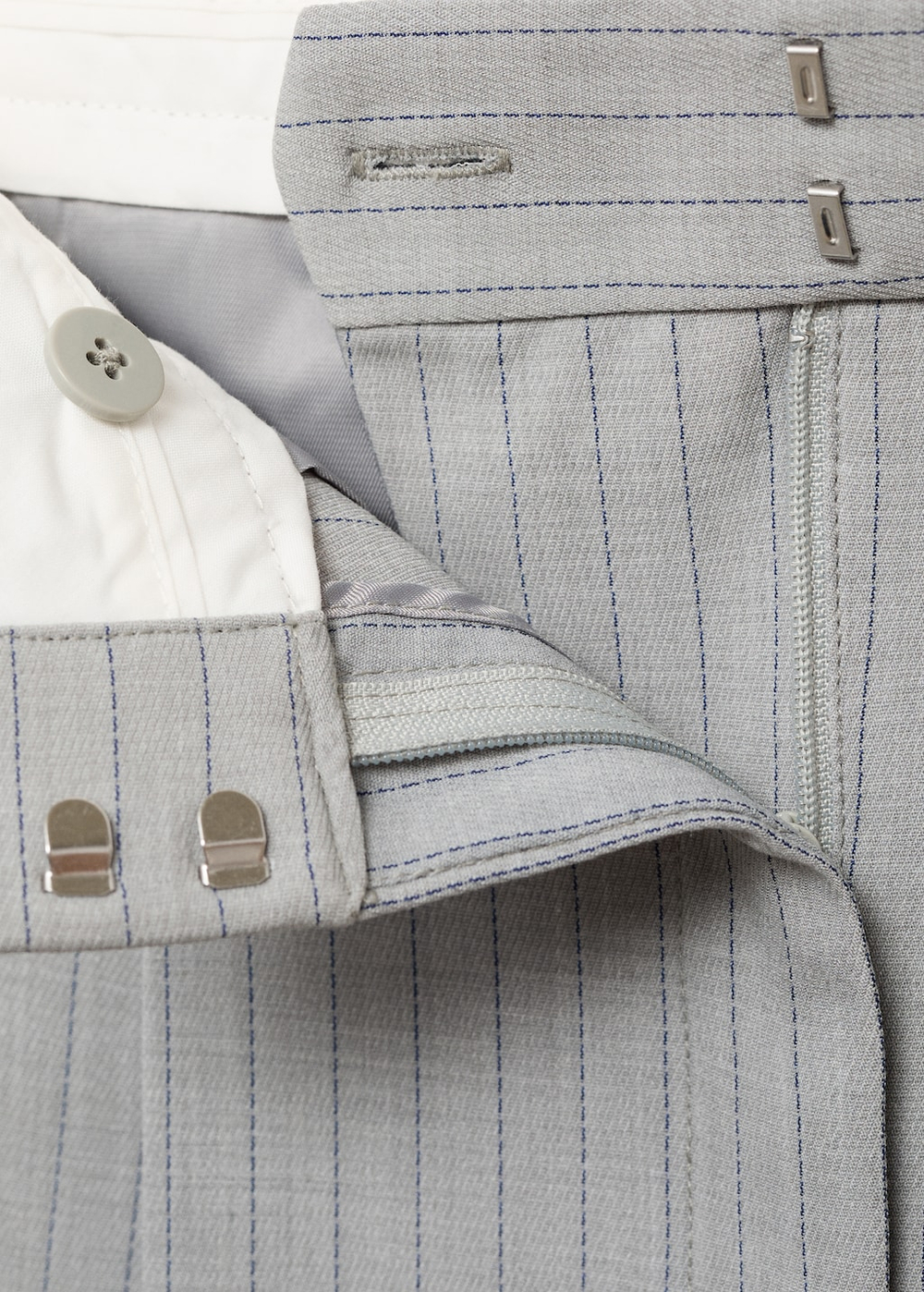 Костюмные брюки в узкую полоску