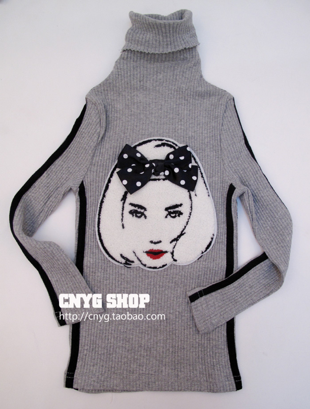 Водолазка детская с аппликацией девушки