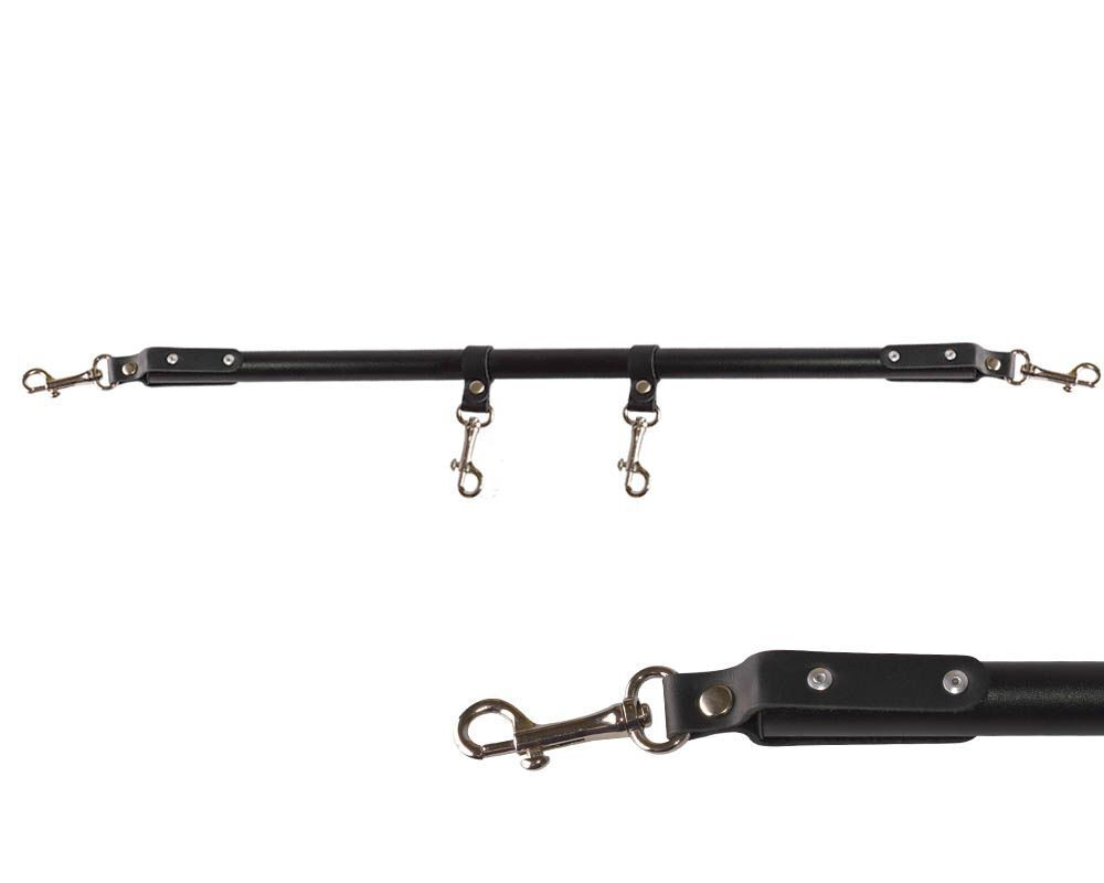 Черная металлическая распорка с кожаными ремешками и карабинами - 50 см. (Цвет: черный)