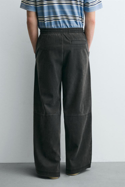 ZARA БРЮКИ RELAXED FIT ИЗ ИСКУССТВЕННОЙ КОЖИ С ЗАКЛЕПКАМИ, ЧЕРНЫЙ
