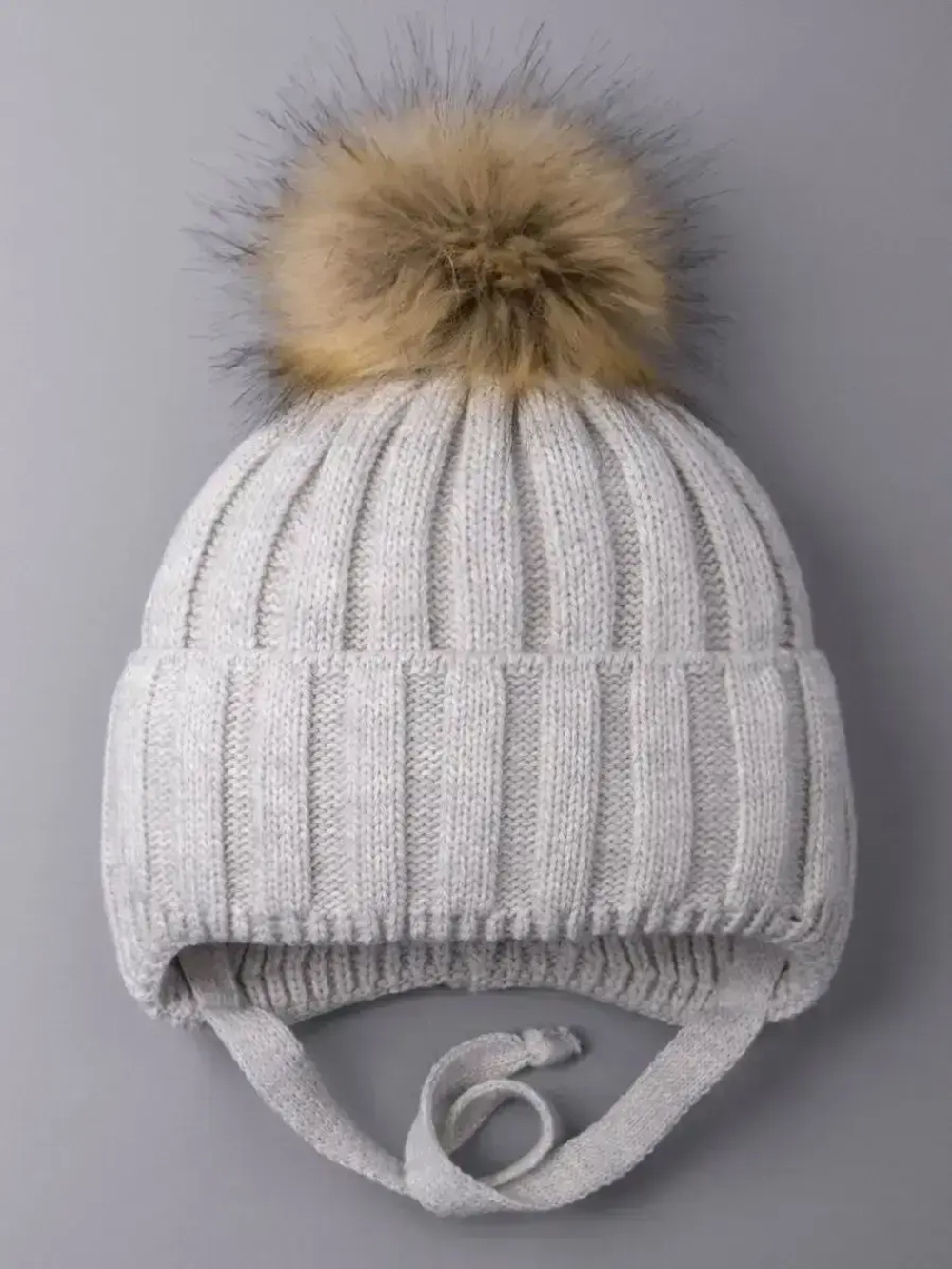 Шапка детская зимняя вязаная с помпоном