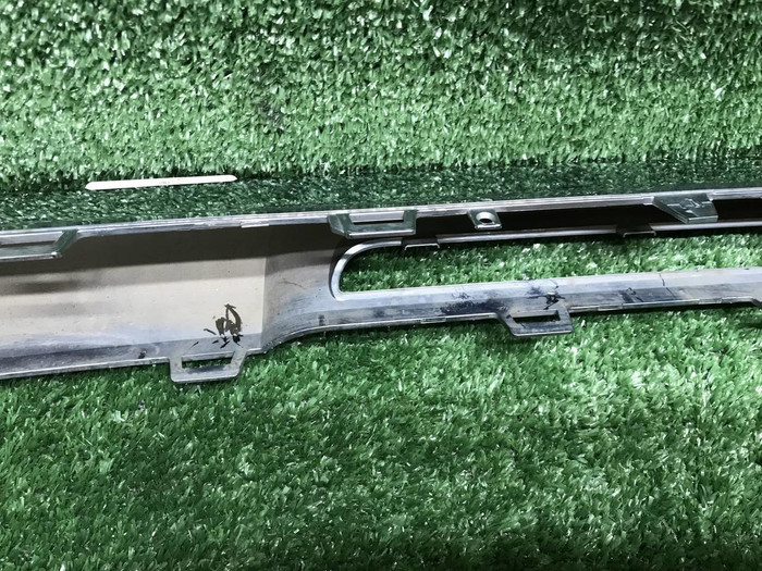 Молдинг перед. бампера Mercedes GLS x167 19-24 AMG