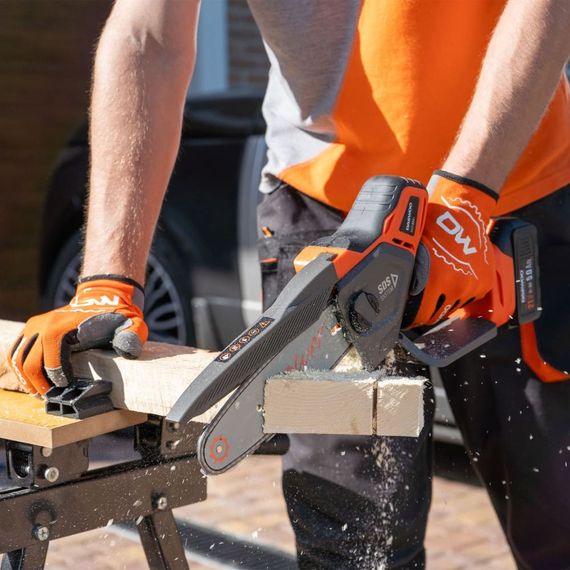 Аккумуляторная пила Daewoo DACS 821Li SET (c АКБ и ЗУ, в кейсе)