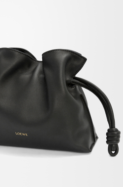 Loewe Мини-клатч Flamenco из телячьей кожи наппа, черный