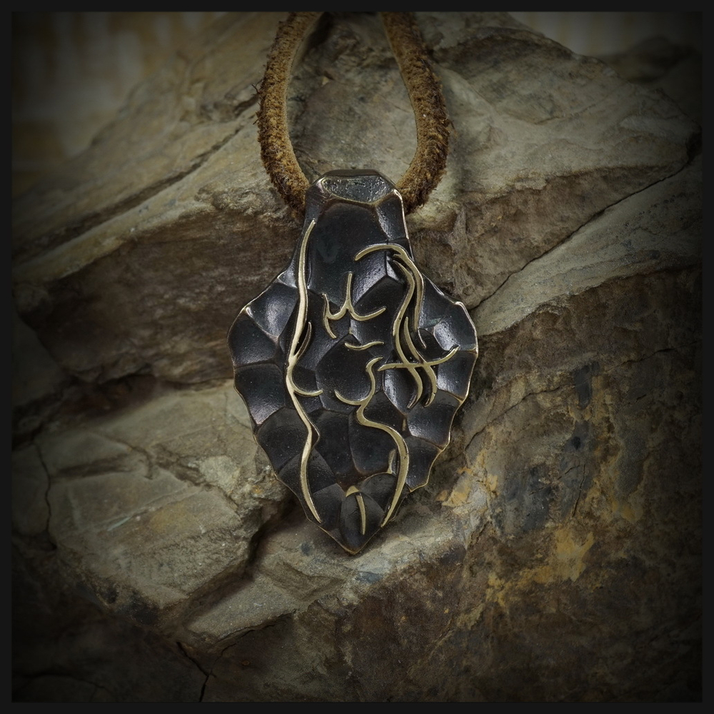 Кулон- подвеска "Инстинкт" авторская работа , латунь