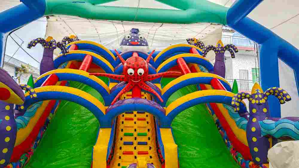 Коммерческий надувной батут «Мега риф», 14*7*8 м