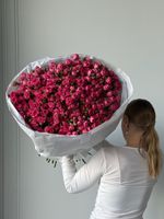 Гранд букет из кустовых роз в ярко-розовом оттенке