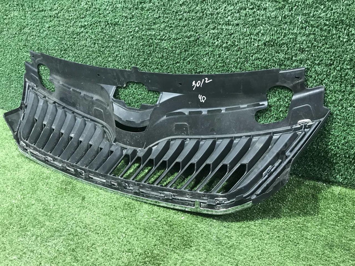 Решетка радиатора Skoda Rapid 1 (2012-2020)