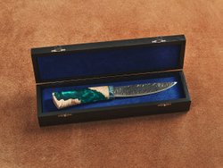 Якутский нож "Амга", сталь Х12МФ, рукоять стабилизированная карельская береза / акрил изумруд