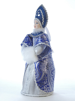 Кукла коллекционная Снегурочка в кокошнике и с муфтой