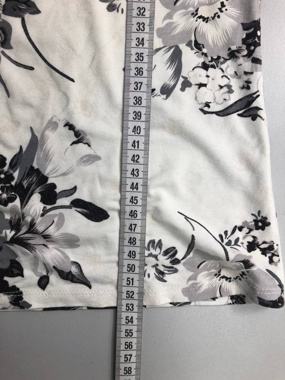 Футболка с цветами 44-46 размер