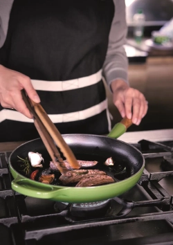 Le Creuset Сковорода чугунная 28см бамбук зеленая 20258284080422