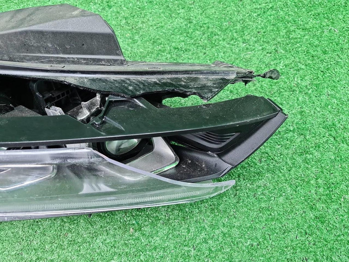 Битая Фара правая Kia K5 (2019-2023) LED