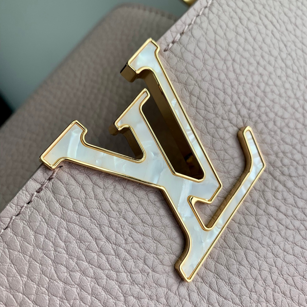 Louis Vuitton Capucines BB