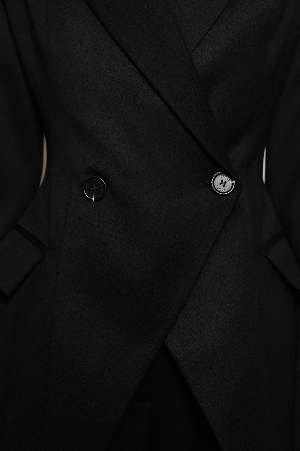 Жакет приталенный черный