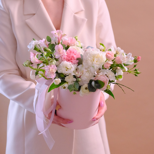 Купить Нежная композиция с ранункулюсами #167