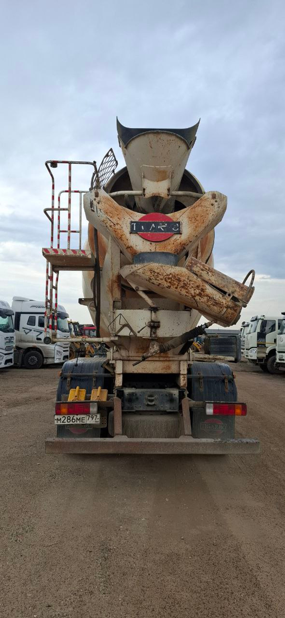 TIGARBO 6936* на шасси FAW CA 3310 8x4 Автобетоносмеситель 69367S (Дизельный, 11,1 л, 390 л.с., МТ)