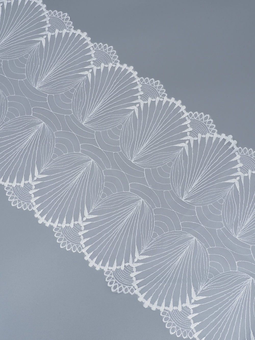 Вышивка на сетке белая неэластичная ширина 24 см