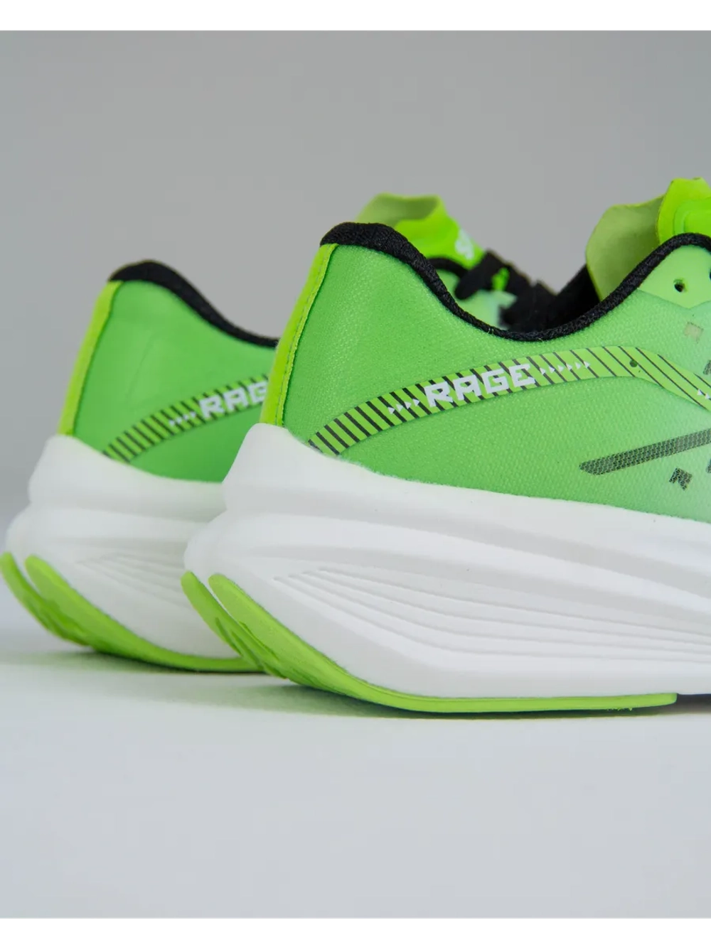 Сетчатые кроссовки с подошвой MICHELIN