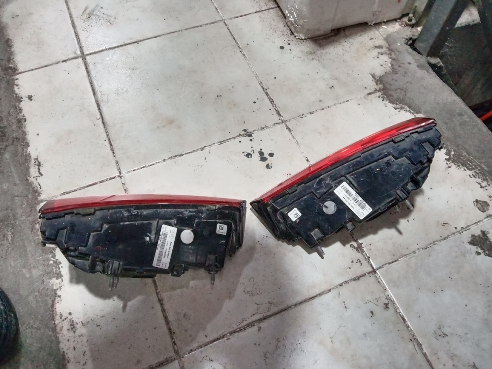 Задний LED фонарь (потоковый поворотник) Audi A4L B9 2016-2023