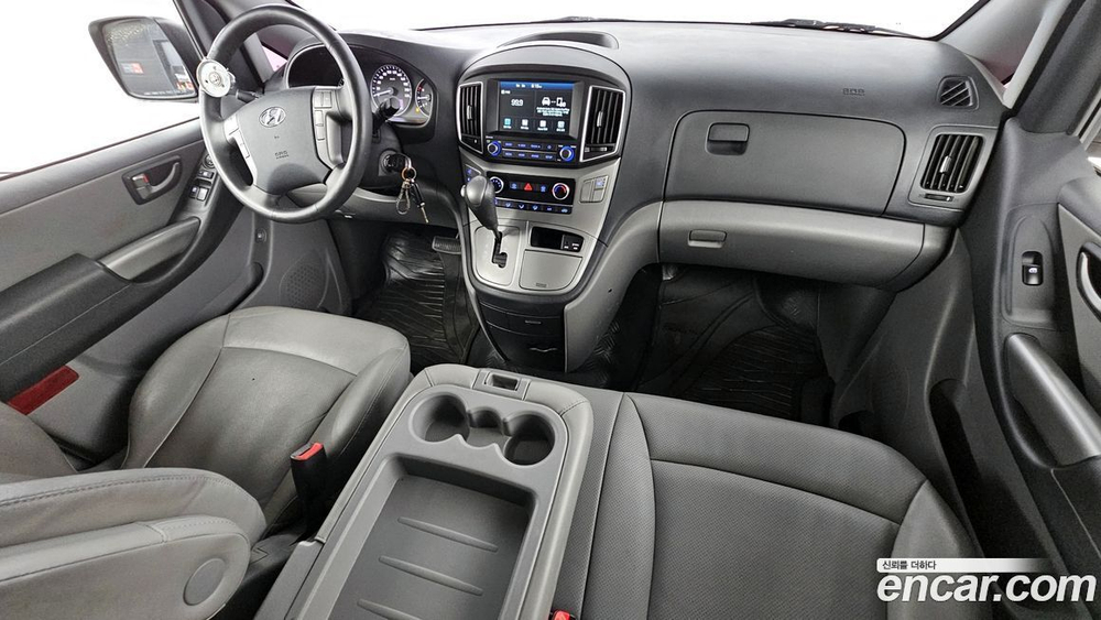 Hyundai The New Grand Starex Van 3-х местный (12.2020)